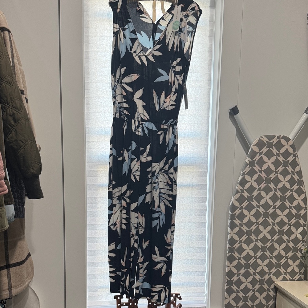 Leota Black and White Leaf Print cropped jumpsuit NWT